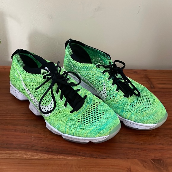 Nike zoom flyknit neon green training shoes - Picture 1 of 11